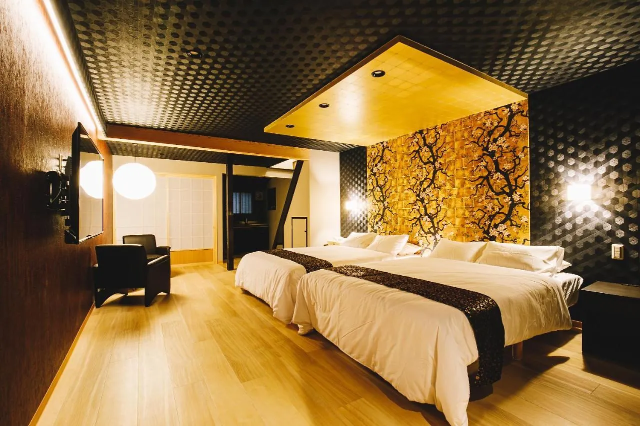 אוסקה Bijou Suites Fuku 0*,  יפן